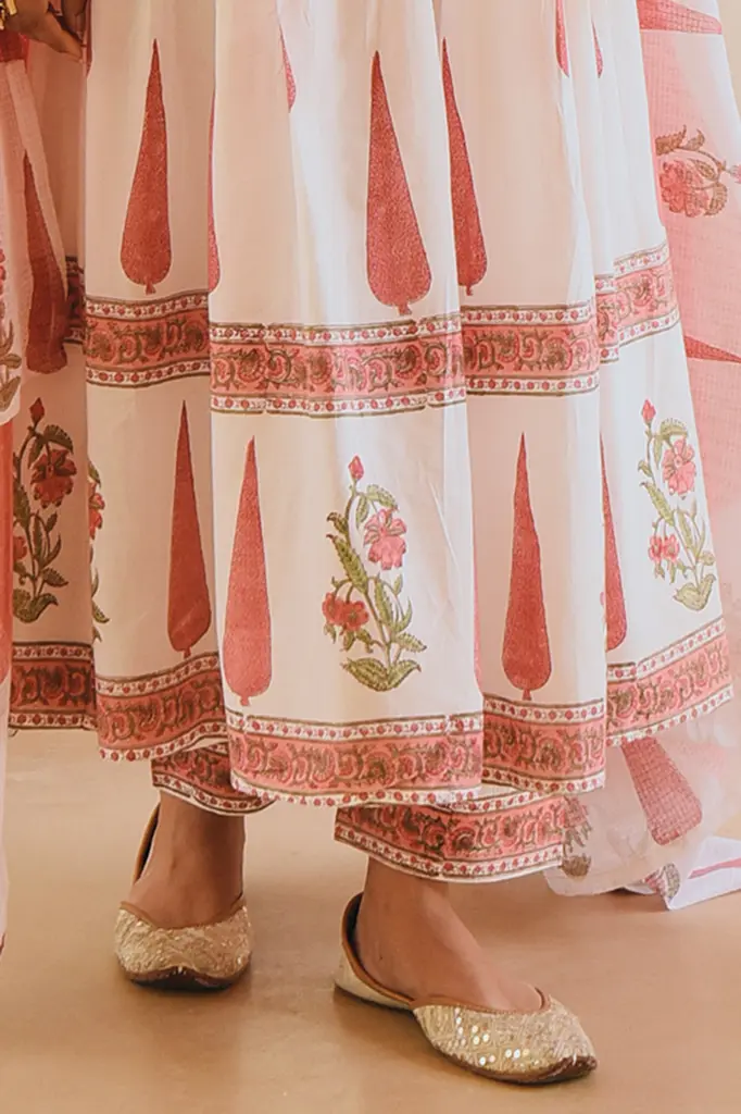 KRAJ062263_3.webp